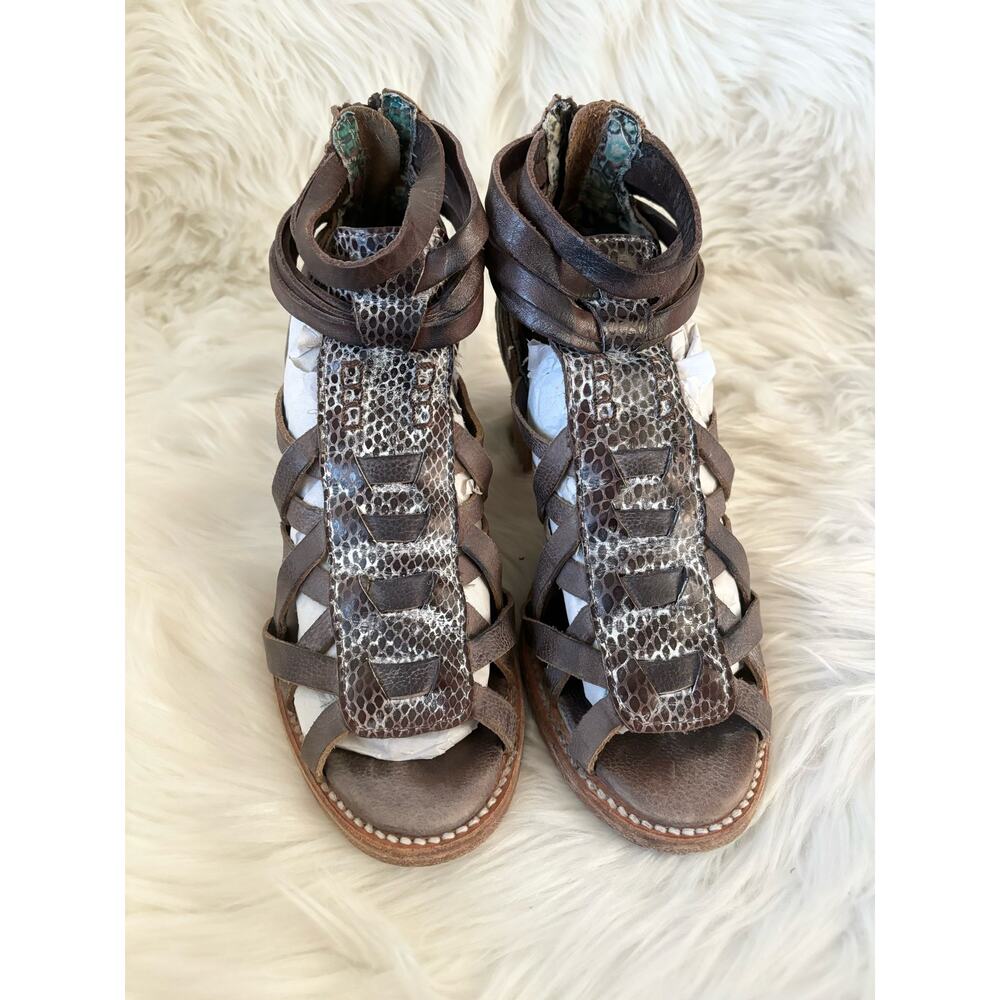 FREEBIRD BY STEVEN Penny Leather Heeled Sandals 9 - Picture 3 of 10
